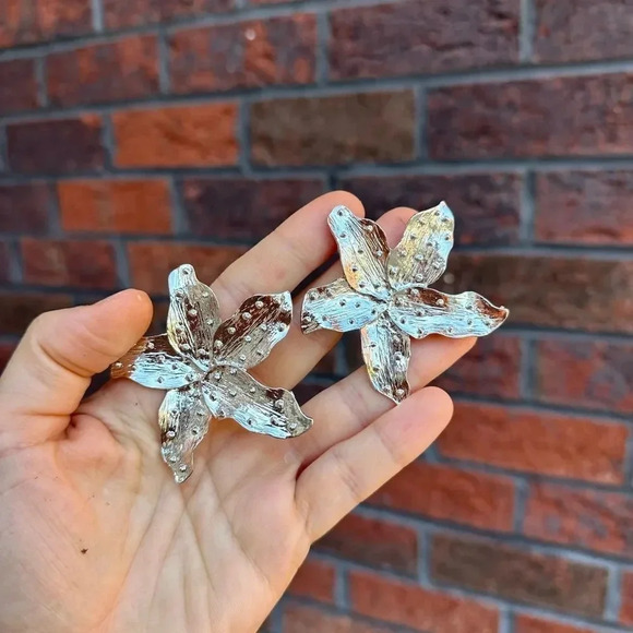 Zara Starfish Statement Stud Earrings - Picture 12 of 13